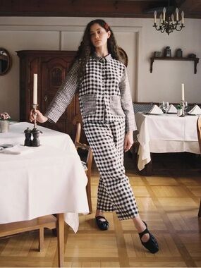 Desmond and Dempsey Organic Linen Set